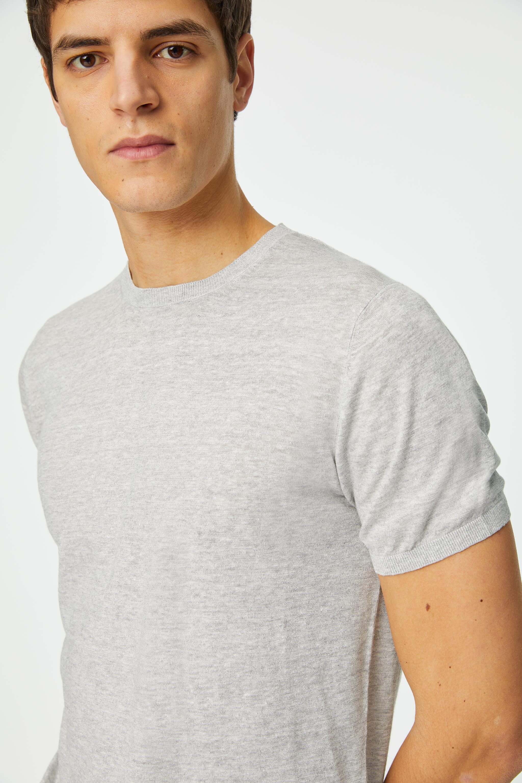 Linen and cotton T-shirt in soft gray