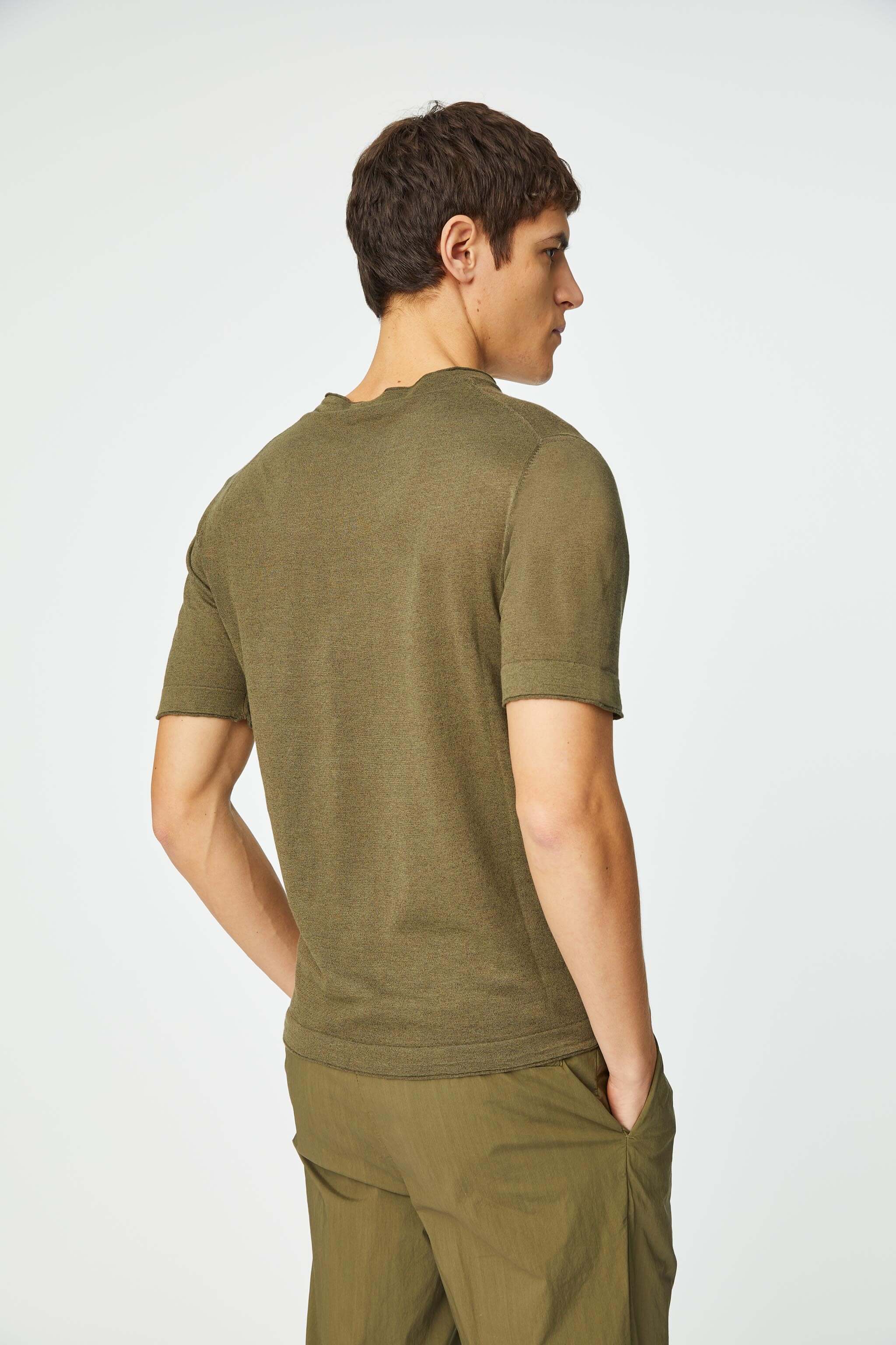 T-shirt with green pocket