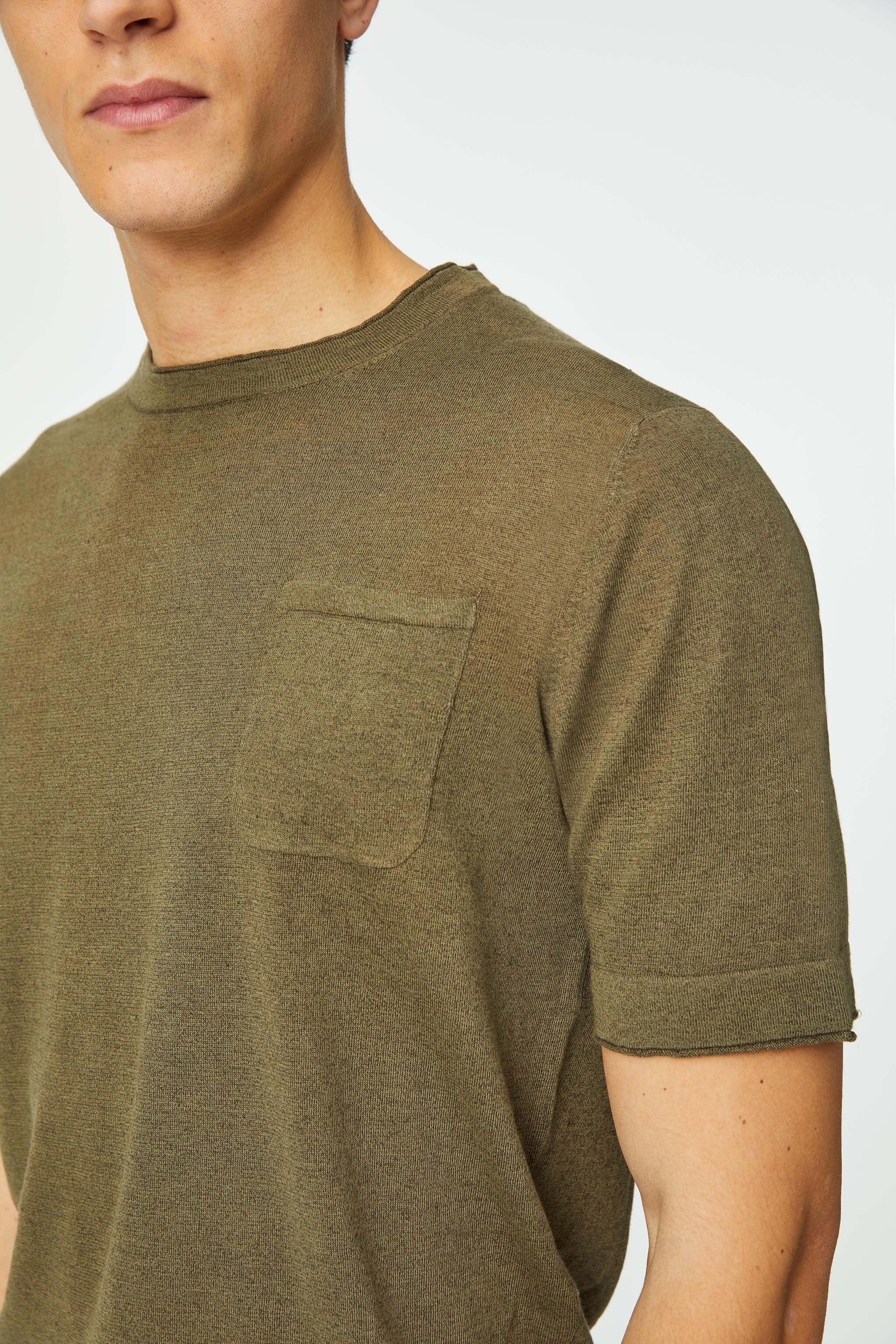 T-shirt with green pocket