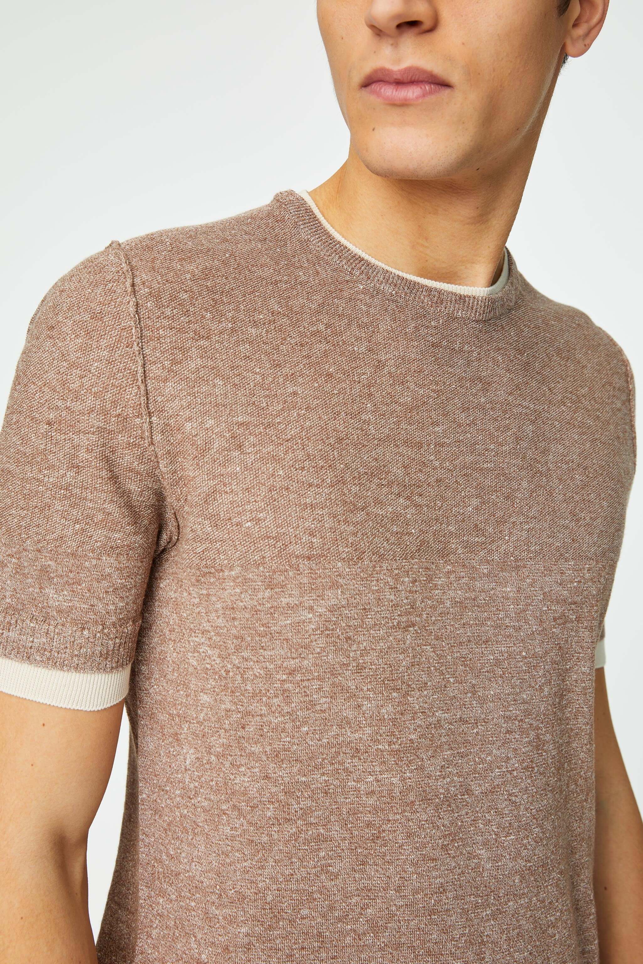 Linen and cotton hazelnut T-shirt with contrast detail