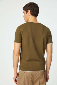 Contrast detail t-shirt in green dark green