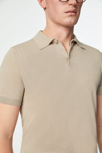 Short-sleeve polo in hazelnut beige