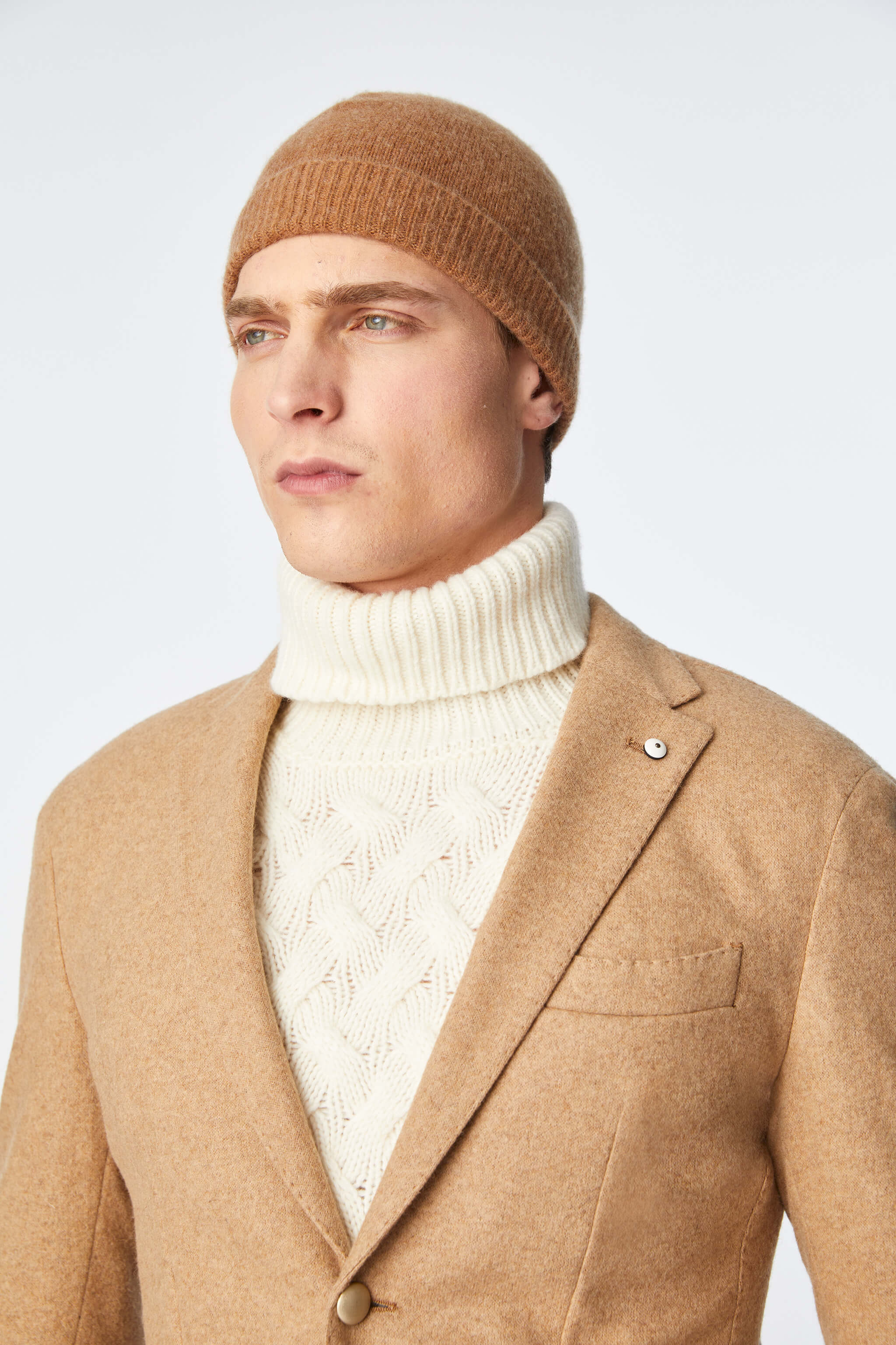 Cashmere beanie in camel