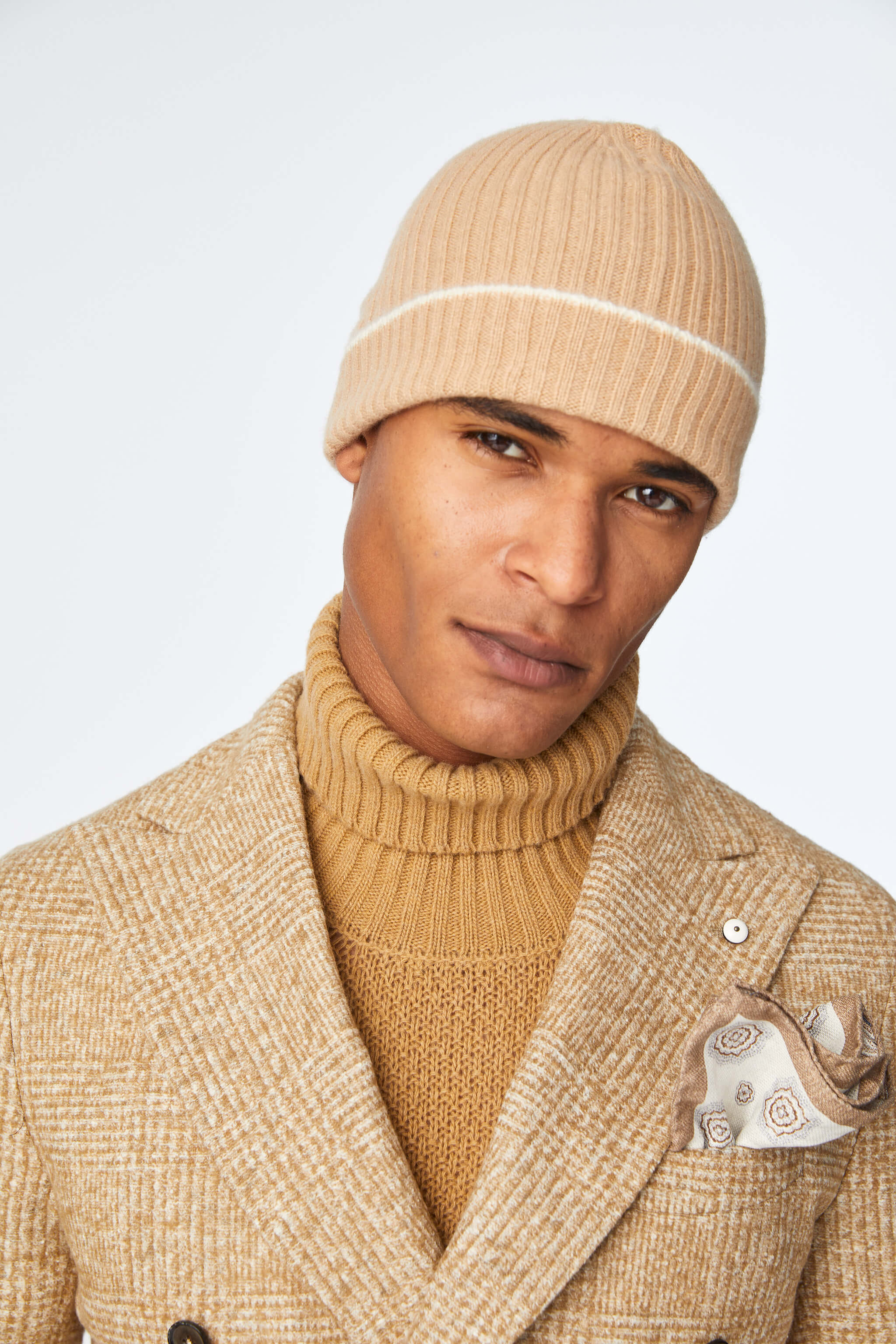 Cashmere beanie in beige