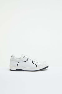 Sneaker basket bianca con dettagli in contrasto bianco