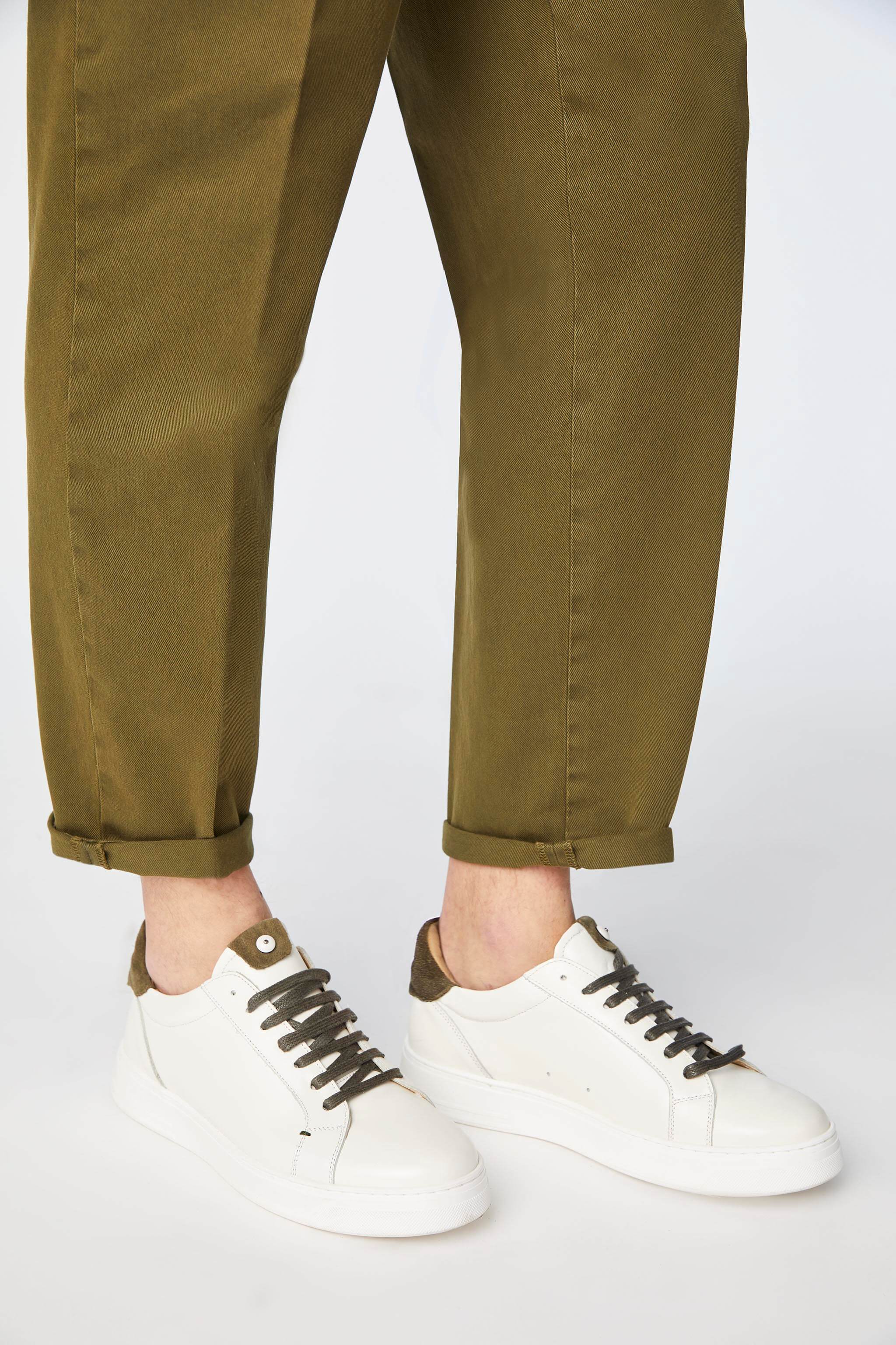 Garment-dyed MICHAEL pants in green