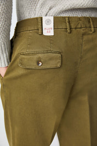 Garment-dyed michael pants in green dark green