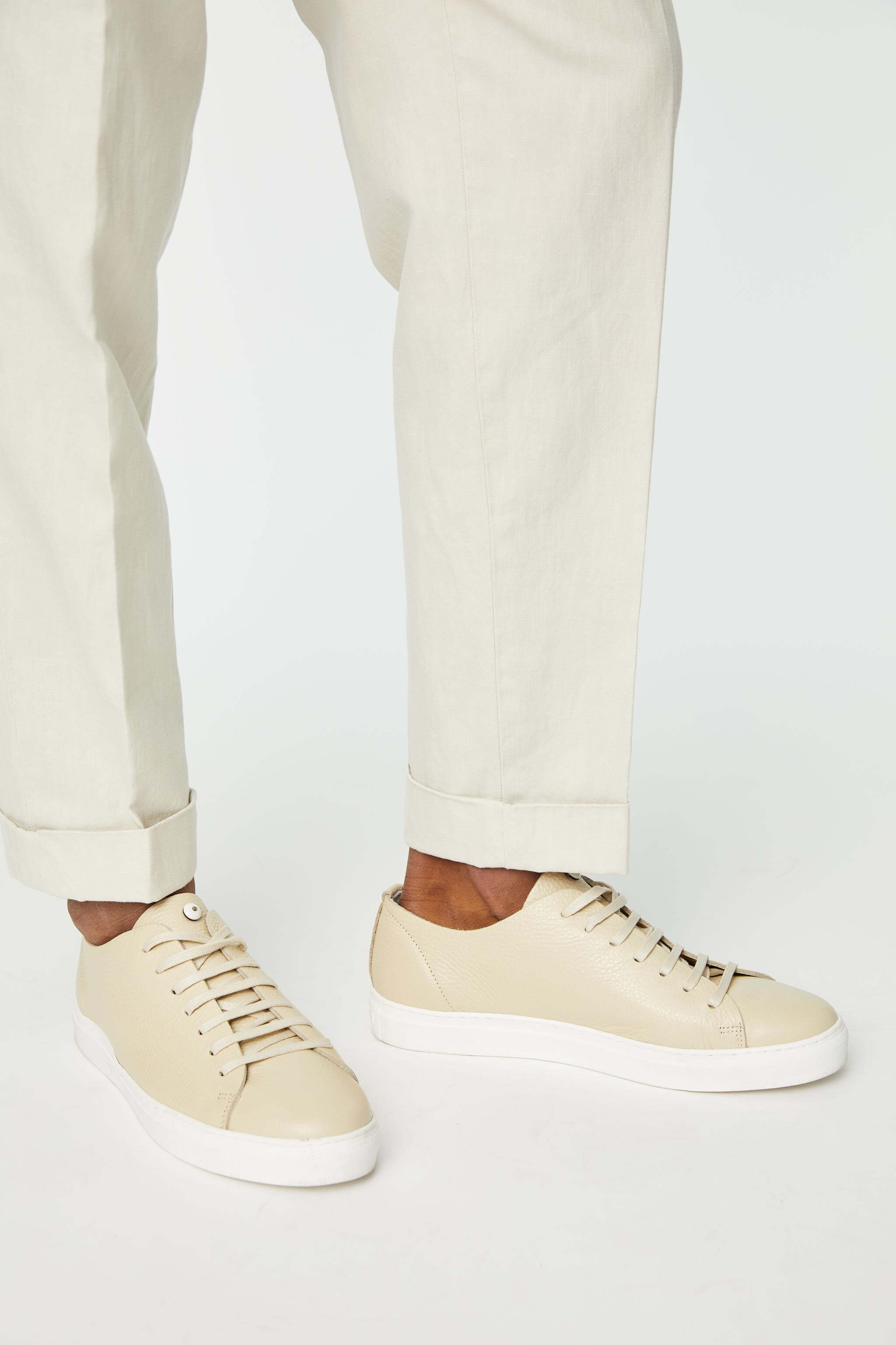 Garment-dyed MILES pants in white