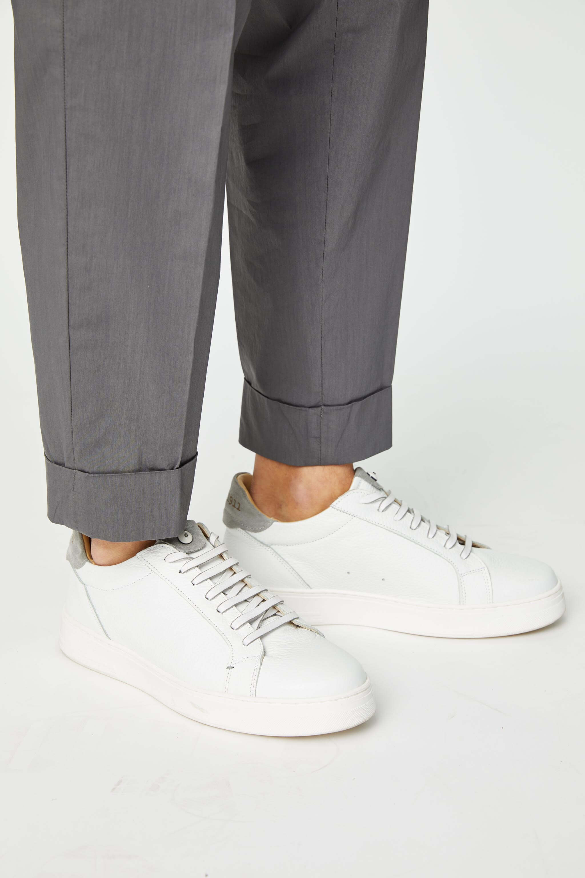 Garment-dyed LESTER pants in gray