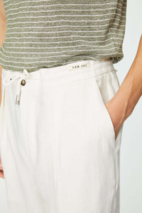 White lester pants white