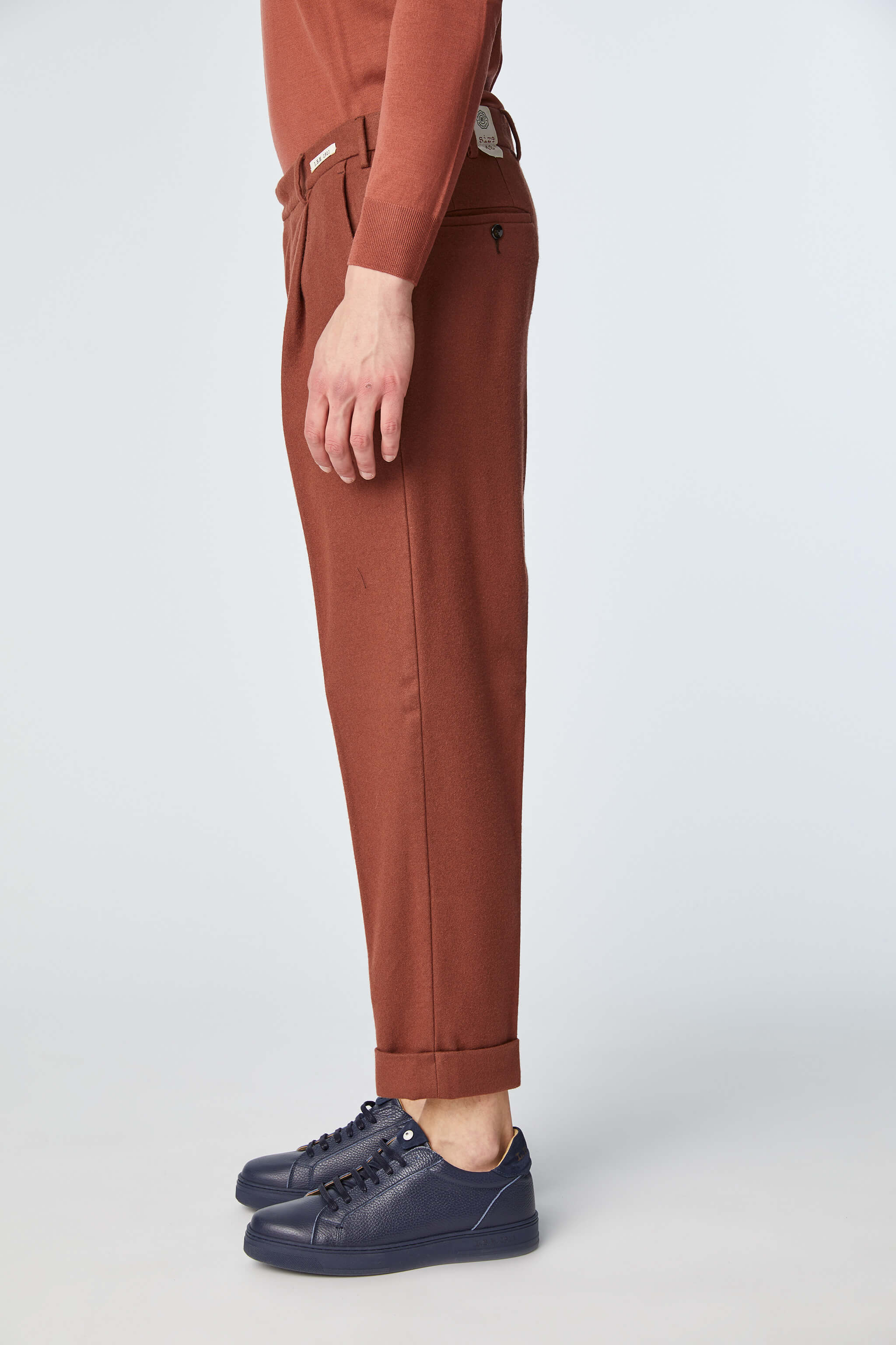 Garment-dyed MILES pants in brown