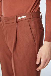 Garment-dyed miles pants in brown brick