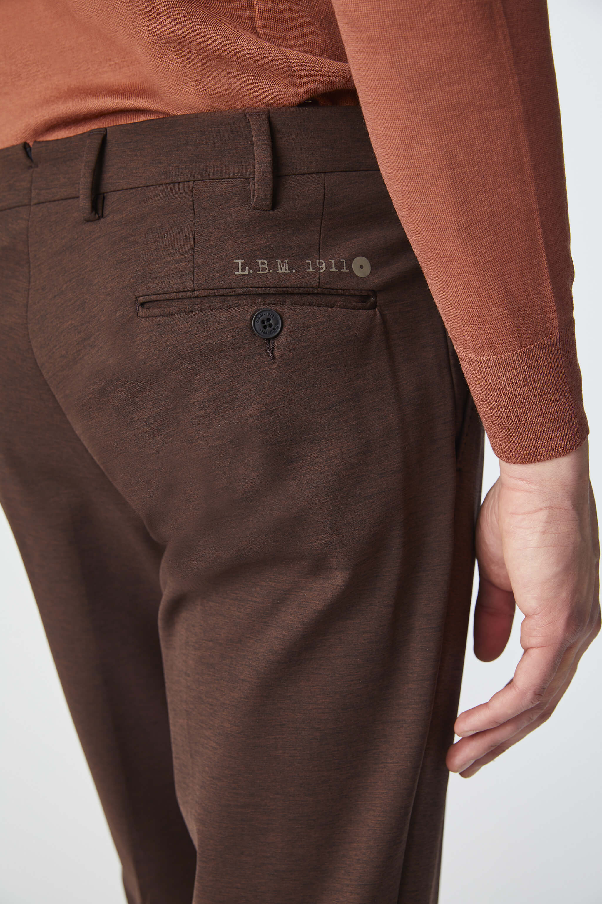 Garment-dyed technical jersey LIAM pant in brown