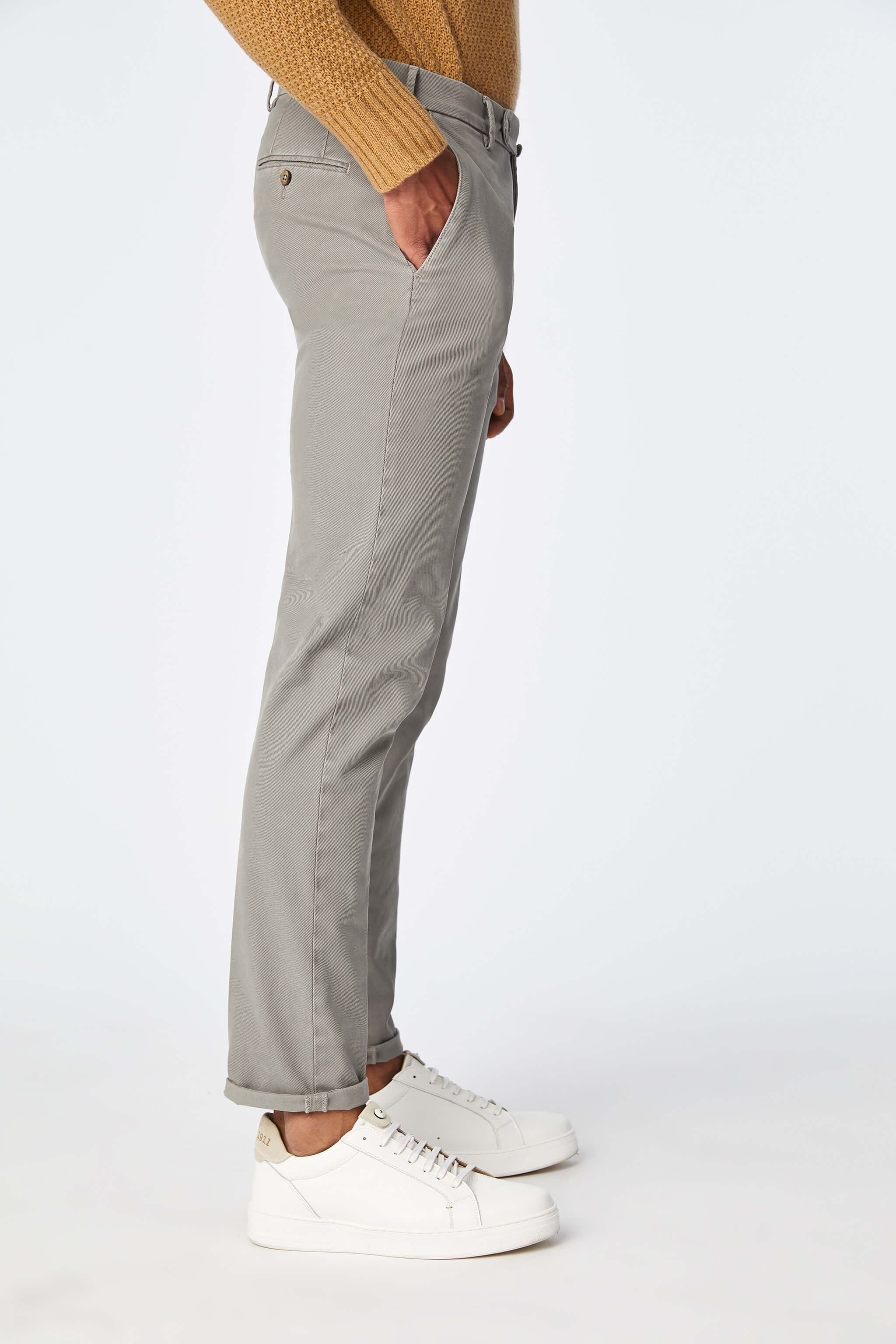 Garment-dyed RAY pants in light gray