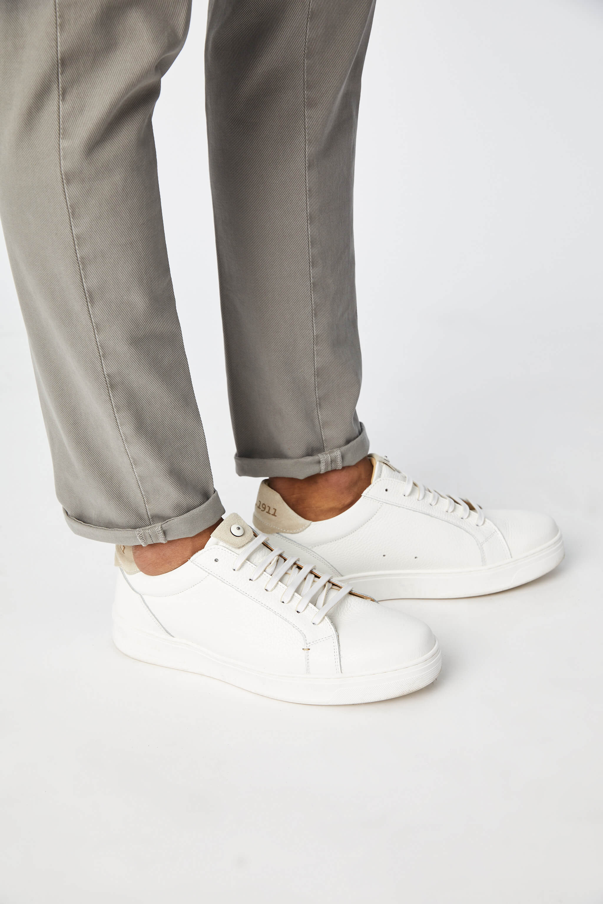 Garment-dyed RAY pants in light gray