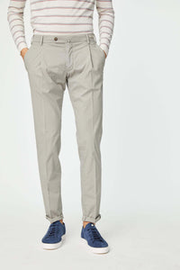 Garment-dyed muddy pants in gray light grey