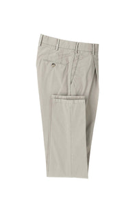 Garment-dyed muddy pants in gray light grey