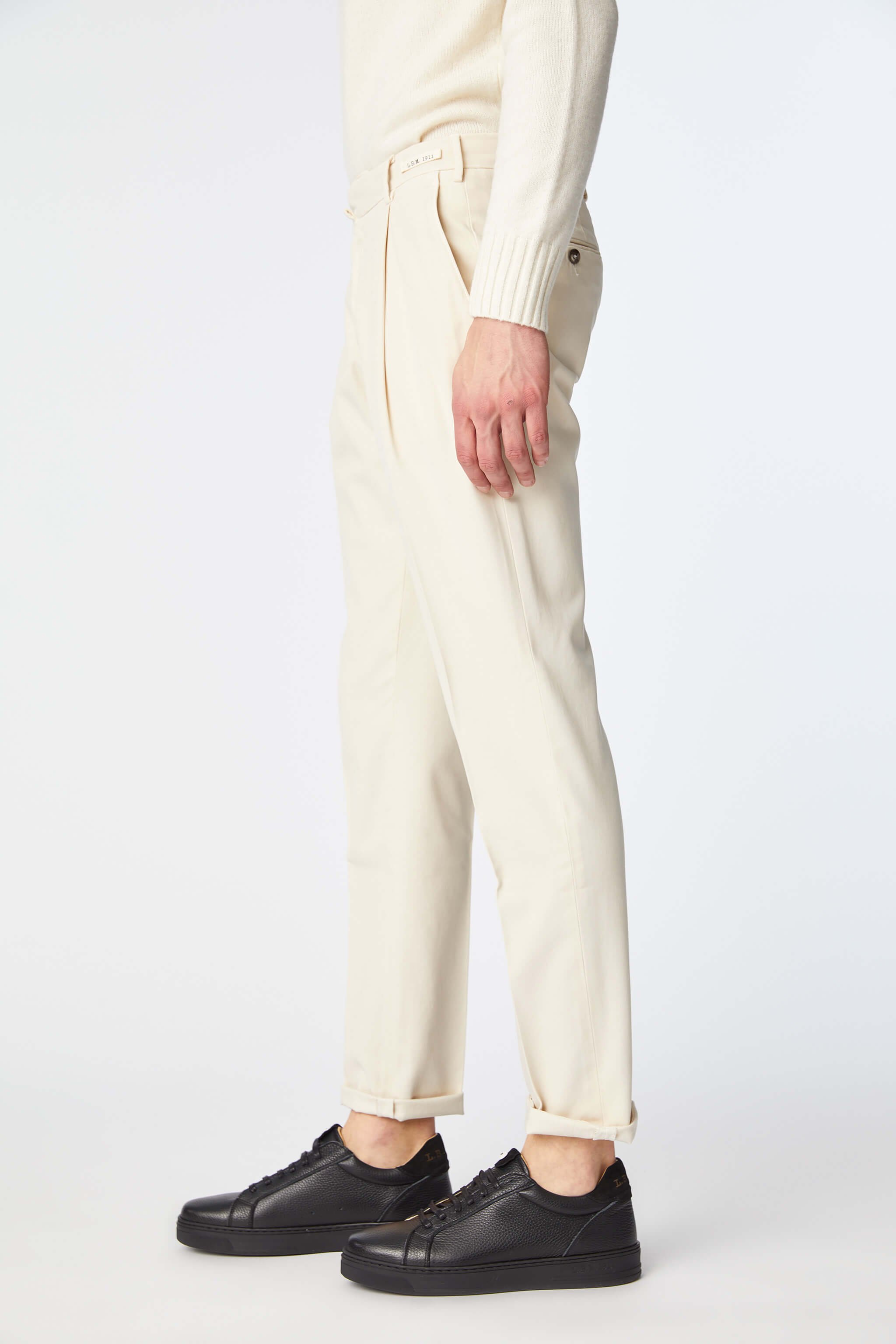 Garment-dyed MUDDY pants in white