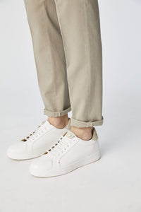 Garment-dyed elton pants in beige beige