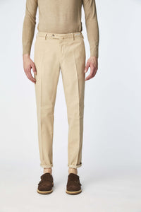 Garment-dyed elton pants in beige earth