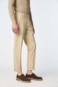 Garment-dyed elton pants in beige earth