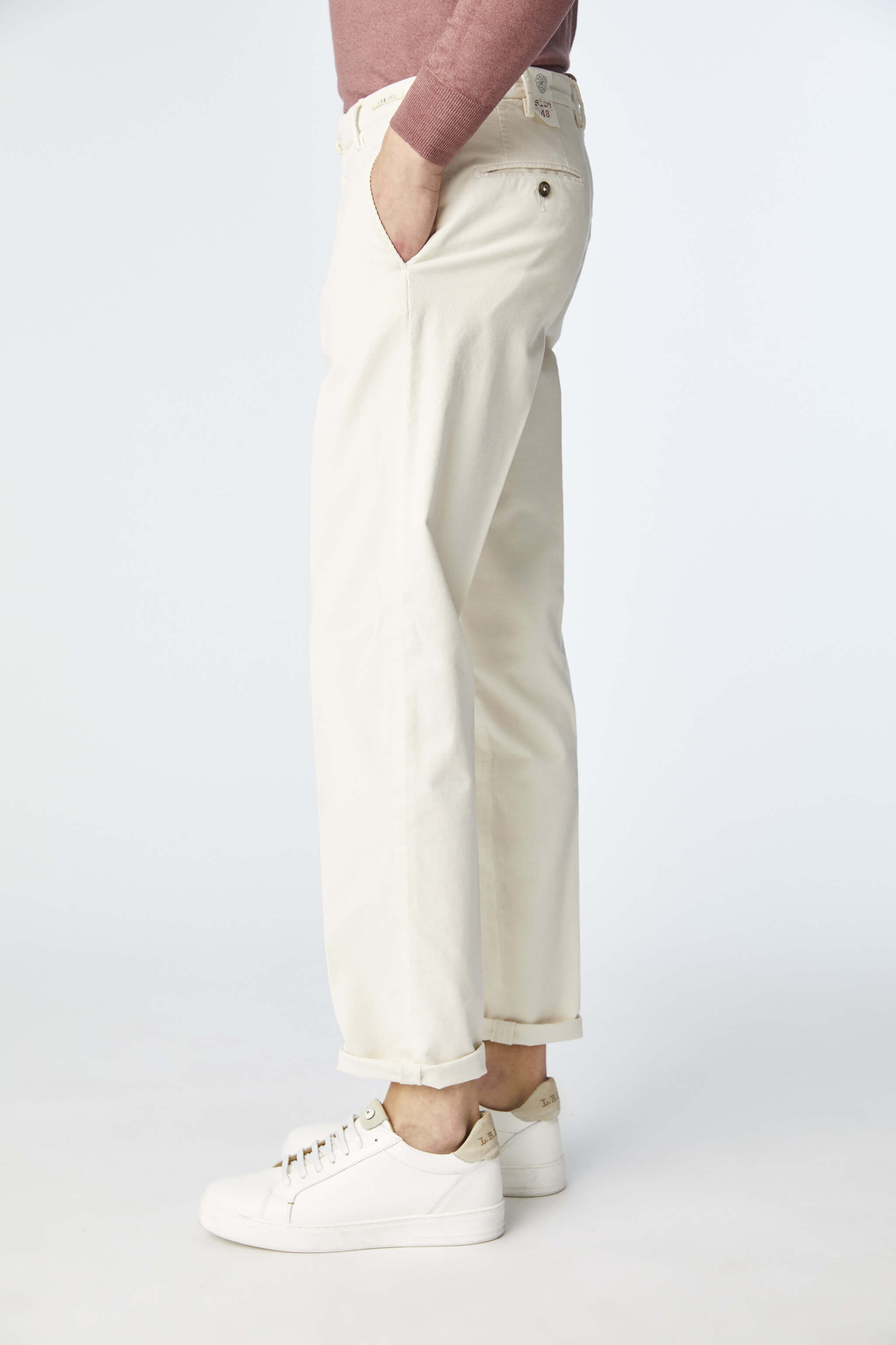 Garment-dyed ELTON pants in white