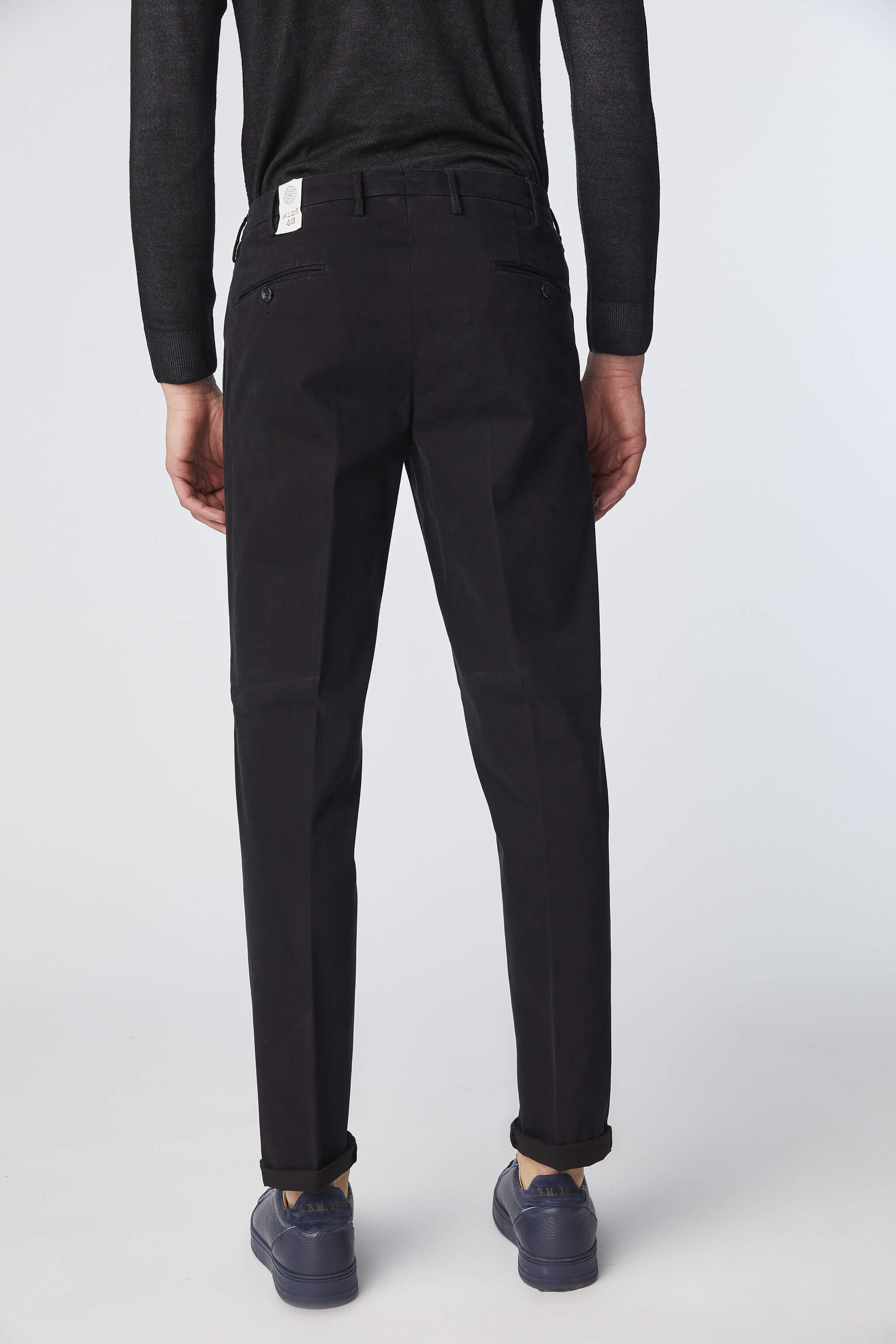 Garment-dyed MICHAEL pants in black