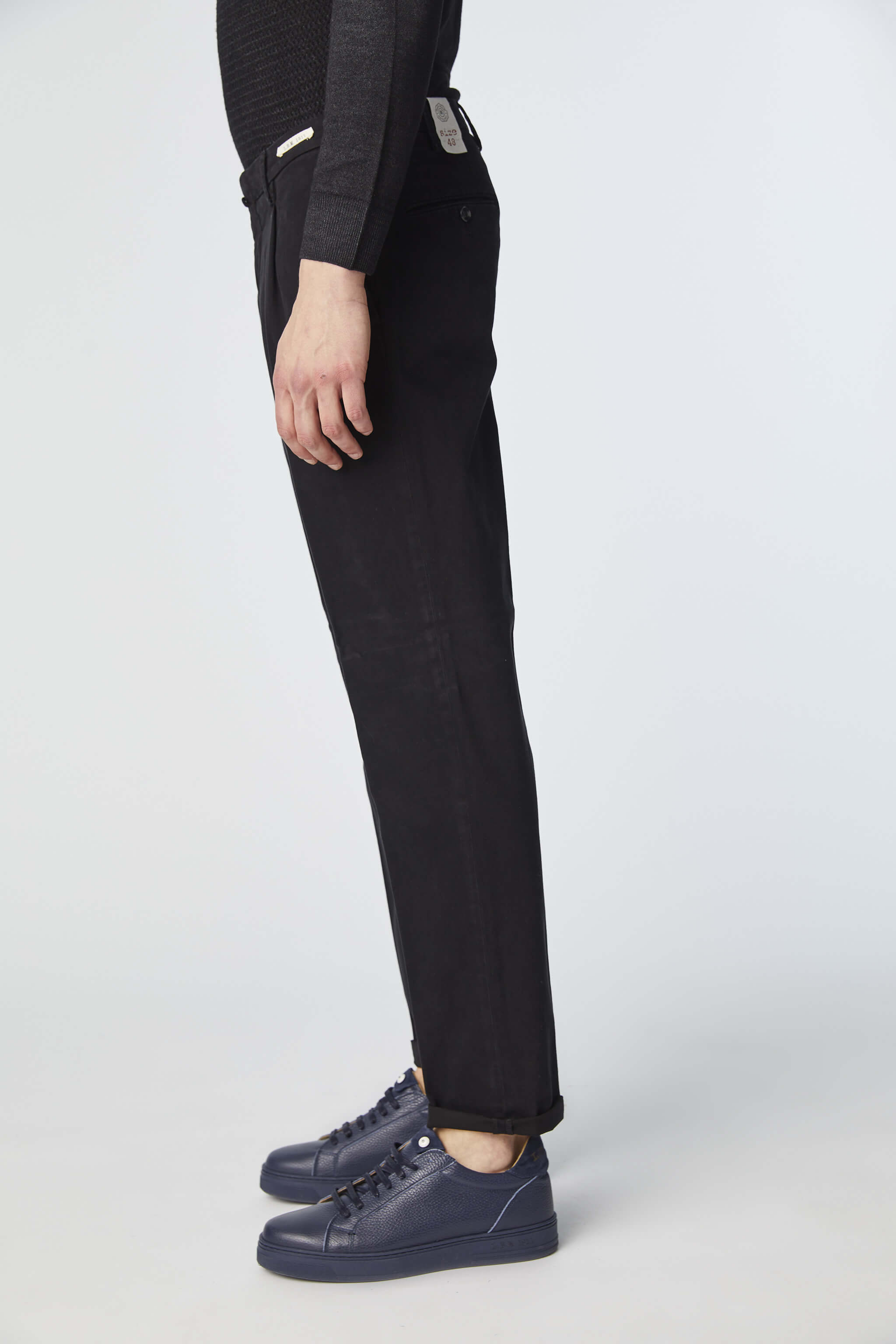 Garment-dyed MICHAEL pants in black