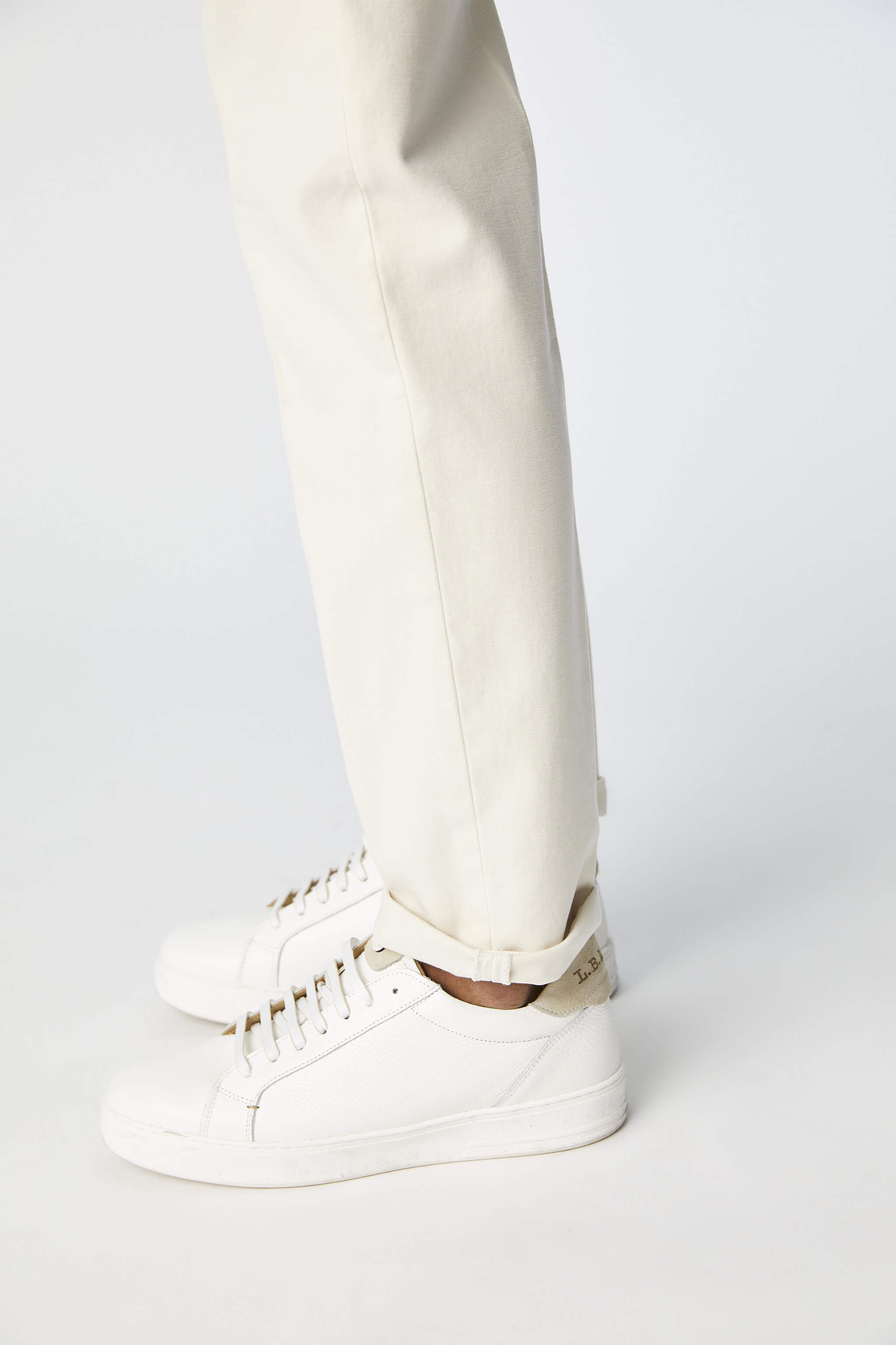Garment-dyed MICHAEL pants in white