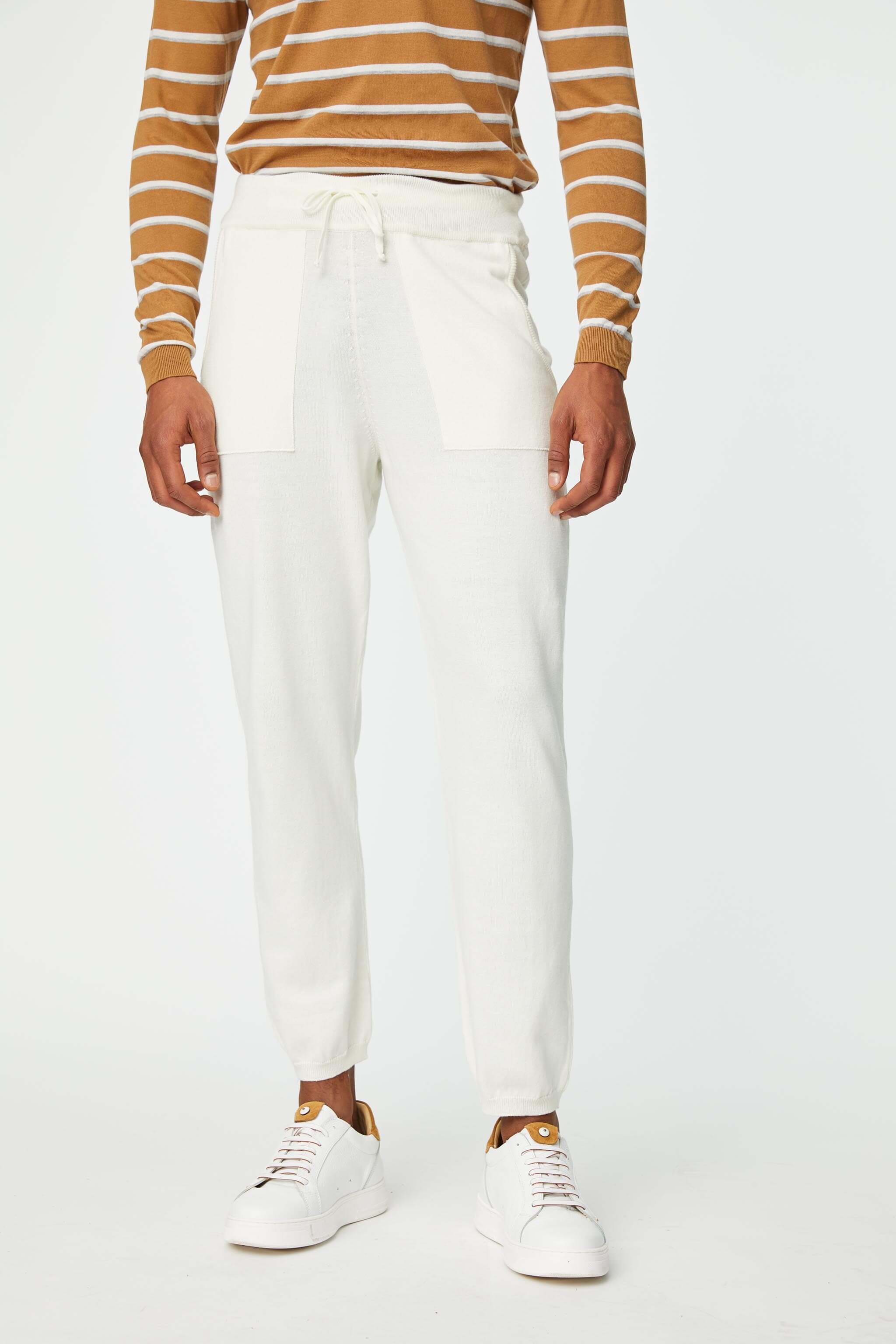 Knit pants with white drawstring