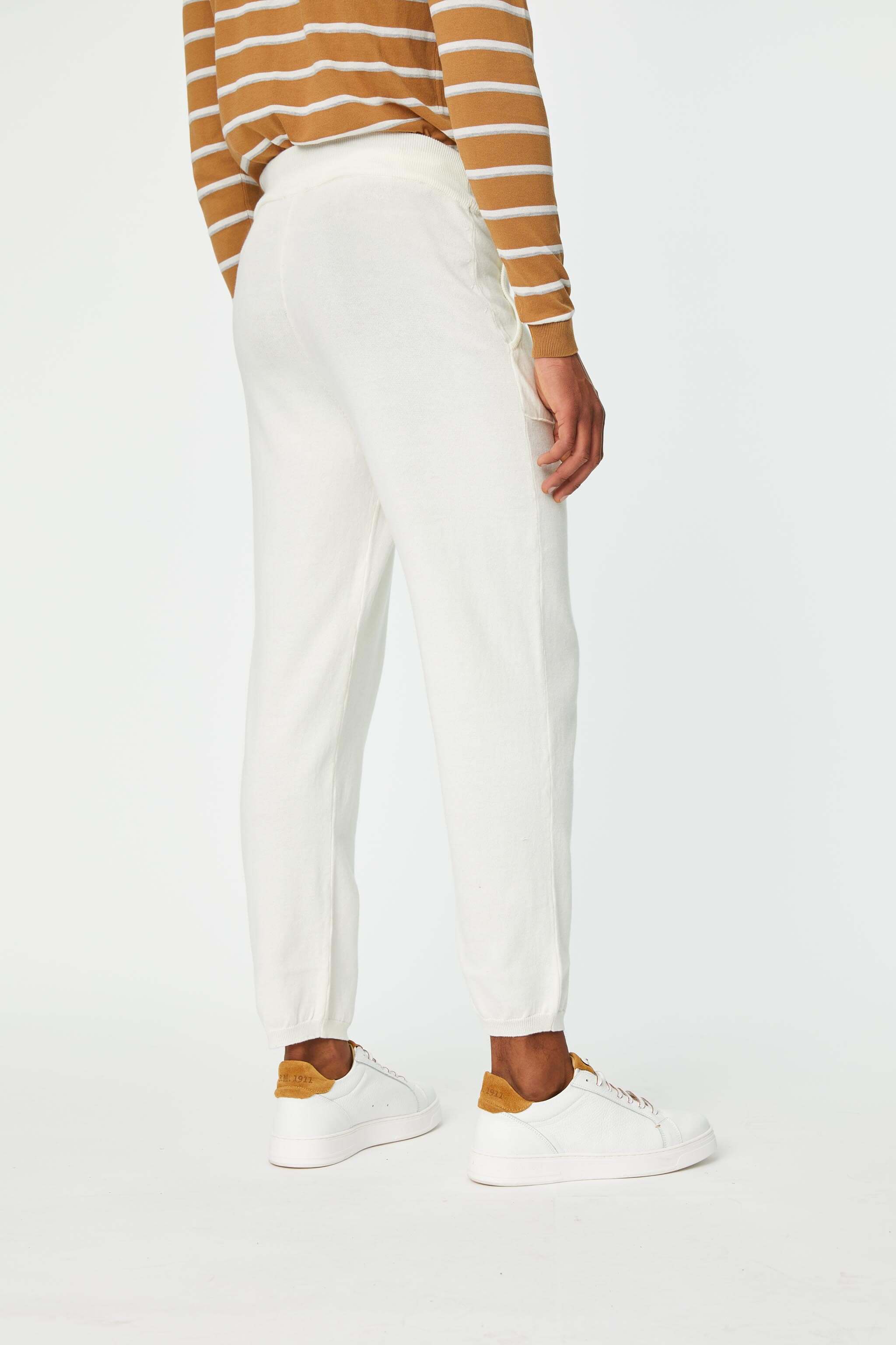 Knit pants with white drawstring