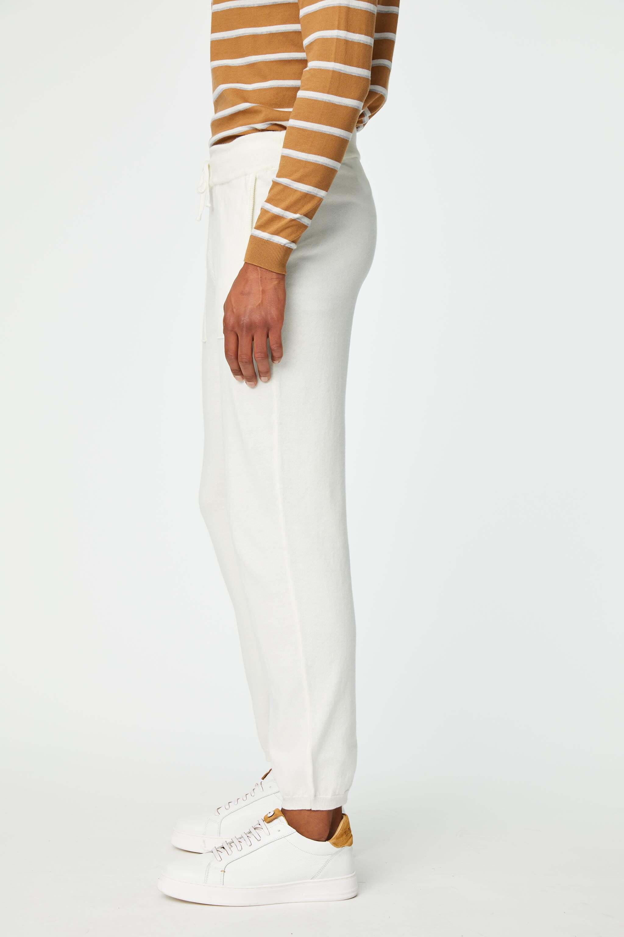 Knit pants with white drawstring
